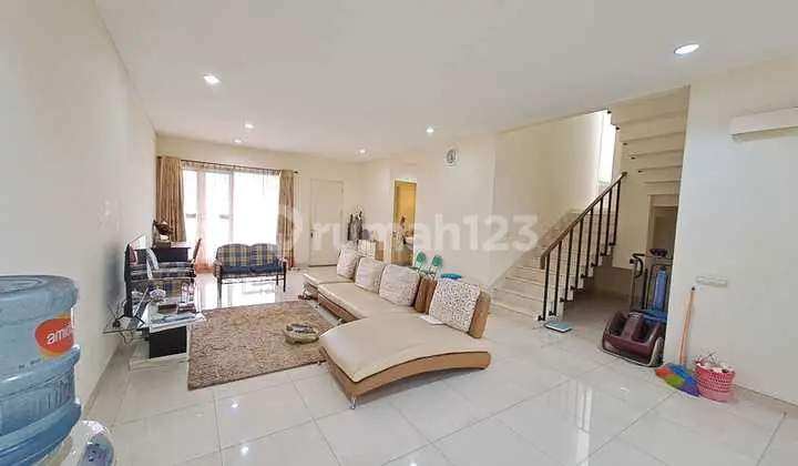 House Near Toll Access and Culinary Area in Villa Melati Mas