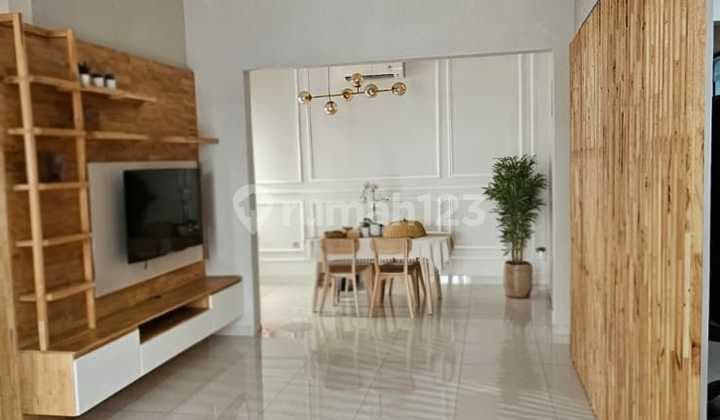 Rumah Full Furnished Dekat Akses Tol di Pinewood Banjar Wijaya