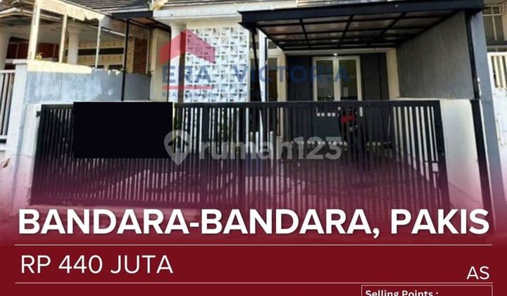 Dijual Rumah Siap Huni Dilokasi Super Strategis Hanya Beberapa Menit ke Bandara Abdurrahman Saleh. Dekat Lingkungan Perumahan Nyaman & Asri, Jalan Lingkungan Luas, Akses Mobil Sangat Mudah, Rumah Ini Sangat Cocok untuk Keluarga Kecil, Investasi, atau Dise