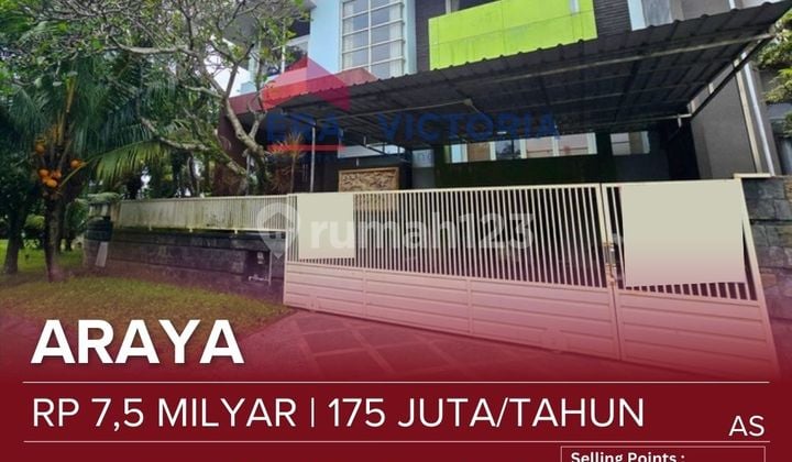Dijual Rumah Mewah Dalam Perumahan Elit dengan Sistem Cluster di Kawasan Kota Malang. Berada di Posisi Hook dengan Dua Arah Hadap (Timur dan Utara) yang Memberikan Pencahayaan Alami dan Sirkulasi Udara yang Sangat Baik. Lingkungan Perumahan Tenang, Rapi,
