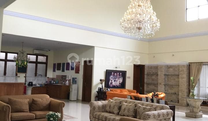 Luxury 2-Story House in Menteng, Strategic Location at Pegangsaan, Matraman