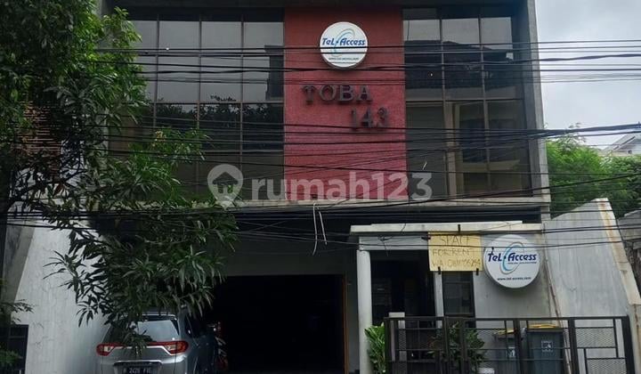 Jual Kantor 4 Lantai Luas 400m2 di Jakarta Pusat Lokasi Strategis