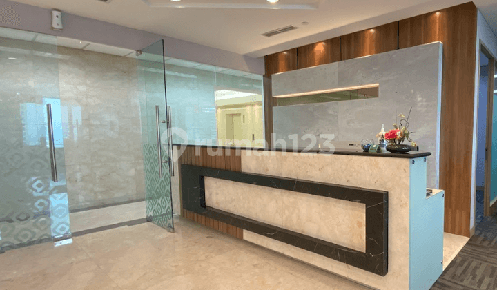 Sewa Kantor Unit Furnish 8 Pax di Sentral Senayan dekat Mall MRT