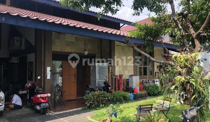 Rumah di Area Elite Kebayoran Baru Jakarta Selaran