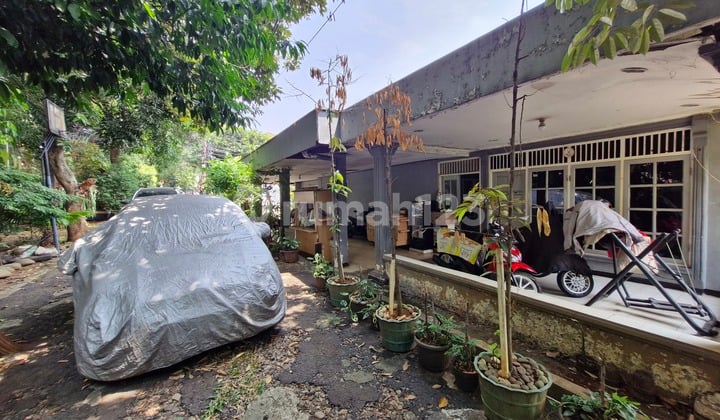 Rumah Lama Hitung Tanah di Area Jatipadang Pasar Minggu