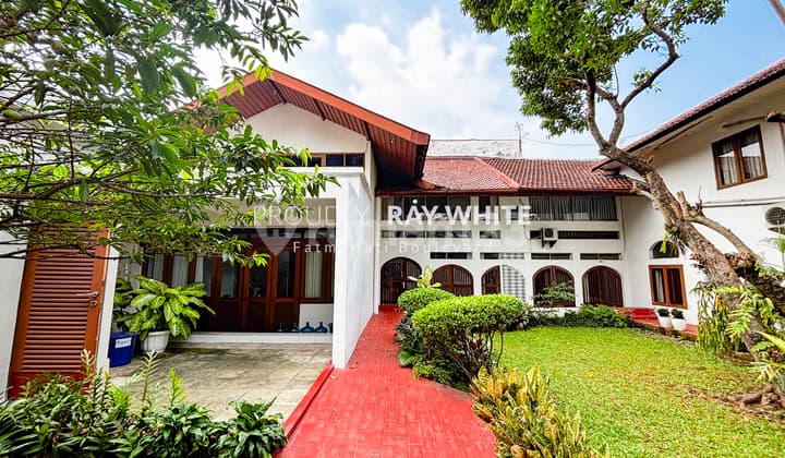 rumah terawat dekat stasiun MRT Cipete Raya