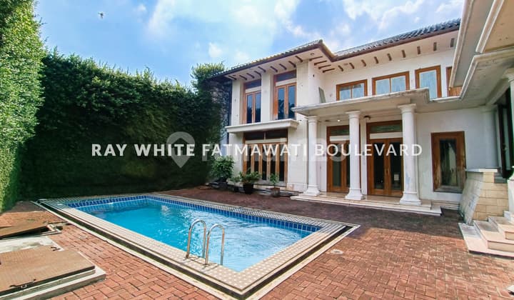 Cipete Selatan Rumah klasih megah jalan utama Abdul Majid