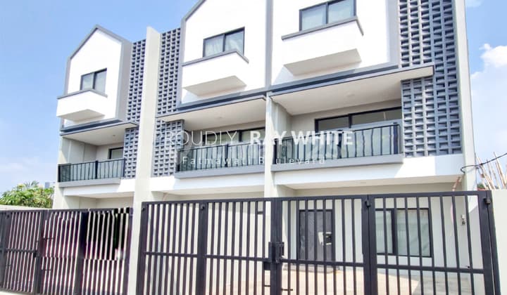 Rumah Baru siap huni area Kebayoran Lama Jaksel