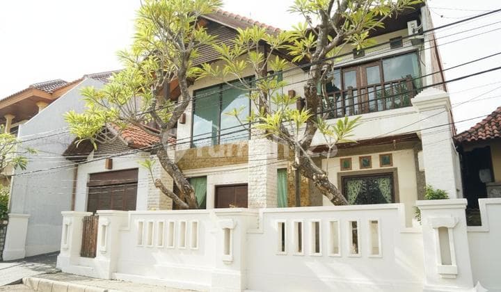 Strategic Location House Near AIS International School and Trans Studio Mall