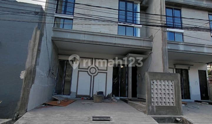 Rumah Baru 1m An 4kt Di Wiyung Babatan Pratama Taman Pondok Indah Babatan Mukti Royal Residence Dian Istana Graha Family Wisata Bukit Mas Pakuwon Indah Prambanan Residence Citraland