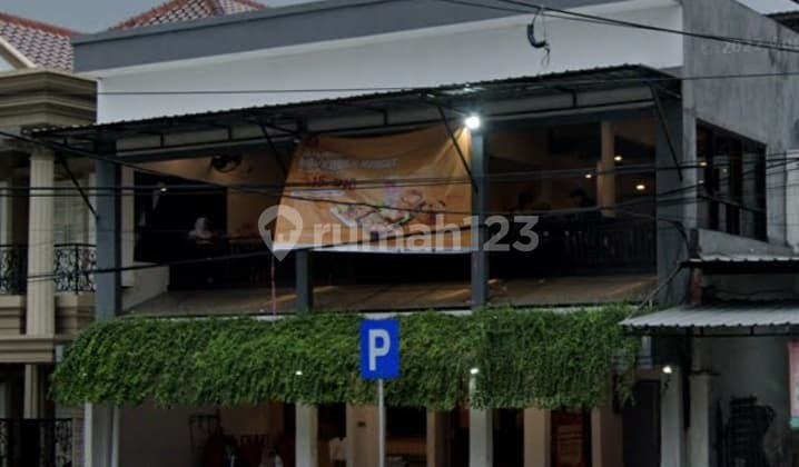 Business Property on Java Street GKB, the Busiest Area in Gresik, Ready to Support Your Business with a Guaranteed Crowded Location.