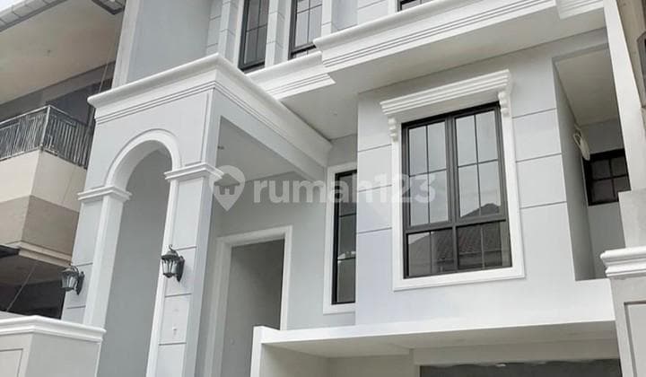 Rumah 2 Lantai.american Modern Graha.family Dekat Pakuwon Indah Dian Sitana Bukit Darmo Golf