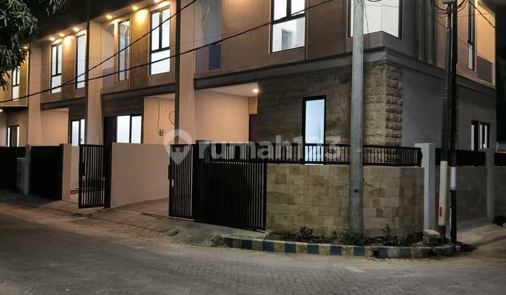 Simpang Darmo Permai Baru Gres 2 Lantai Dekat Pakuwon Mall