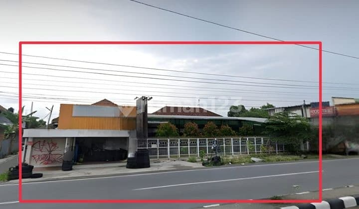 Rumah Dan Bangunan Komersil Pinggir Jalan Raya Strategis