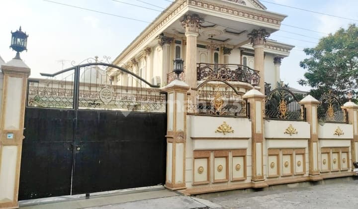 Rumah Mewah Sultan Model Klasik Modern Mepet Stadion Manahan Solo