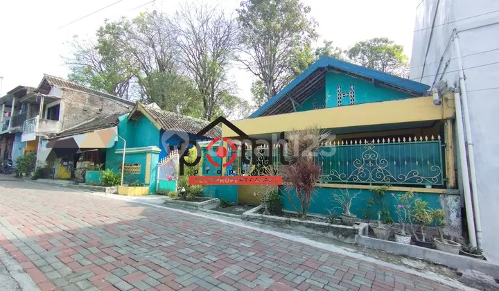 Tanah Ada Bangunan Dekat Kampus Uns Bisa di Bangun Kos Resto Cafe