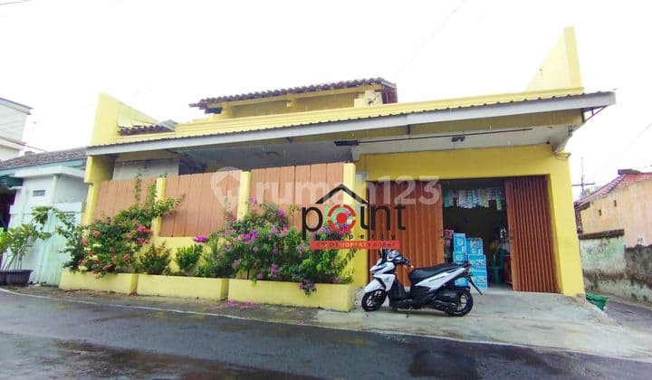 Rumah Tengah Kota Solo Dekat Matahari Singosaren Kemlayan