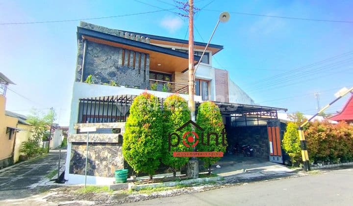 Rumah Mewah Solo Dekat Kampus Uns 2 Lantai Furnish