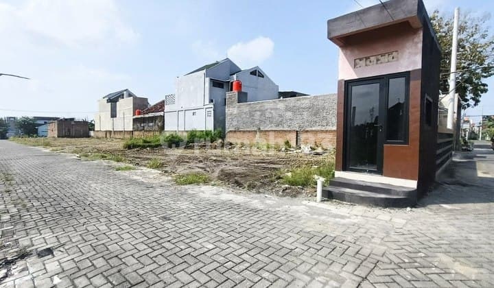 Land Lot in a Housing Complex Near Adi Sumarmo Airport