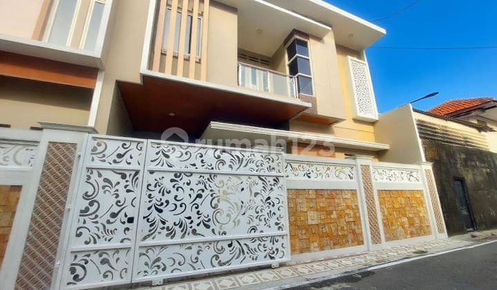 Luxury House Solo Mangkubumen City Near Paragon Mall Negotiable Flexible