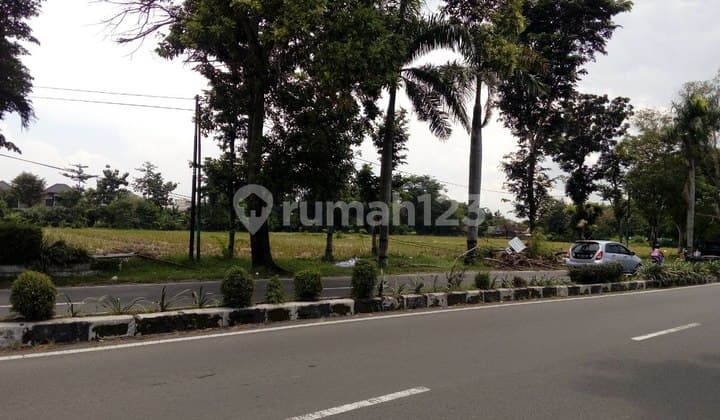Lahan Luas Pinggir Jalan Raya Solo Karanganyar
