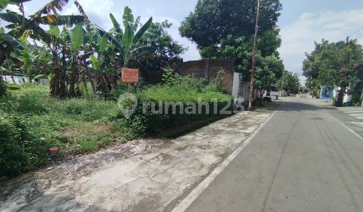 Tanah Dekat Mall Solo Square Pekarangan Siap Bangun