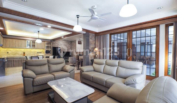 Rumah Mewah Lux Solo Kota Full Furnish Gress Jl. Slamet Riyadi