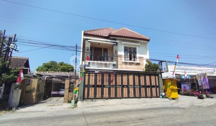 Rumah Dekat bandara Solo 2 lantai Colomadu Mangku jalan raya