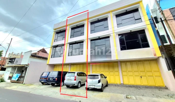 Ruko Siap Pakai 3 Lantai Tengah Kota Strategis