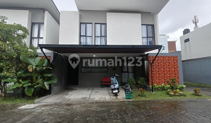 Rumah Mewah 2 Lantai di Cluater Dekat Bandara dan Tos