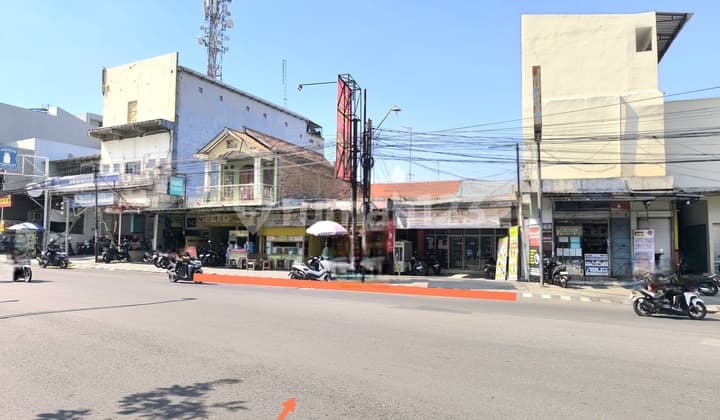 Tanah Ruang Usaha Dan Kos Aktif Kawasan Uns