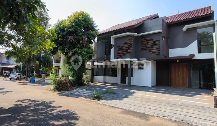 Dijual Rumah Bagus di Sektor 9 Bintaro Bangunan Modern Siap Huni