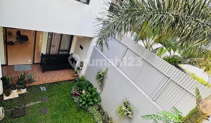 Dijual rumah bagus di delatinos bsd bangunan terawat siap huni