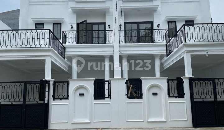 For Sale: Nice 2.5-Story House in Lembang Ciledug, Ready to Occupy.