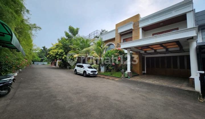 Dijual rumah keluarga mewah di pesanggrahan jakrta tanah luas bangunan siap huni