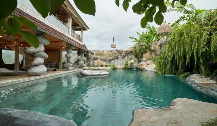 Leasehold 25 Years,this Villa Separate Of 3 Buildings Surrounded By Rice Fields And Mountain View In Ubud Bali