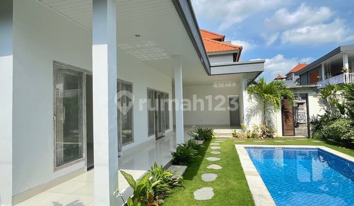 Yearly Rental 2 Bedrooms Villa Unfurnished In Padonan Close Canggu Bali