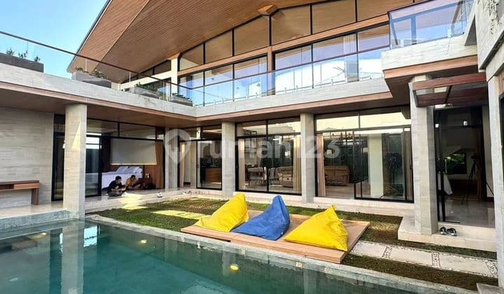 Brand New Villa Luxury 4 Bedrooms Furnished di Sanur Denpasar