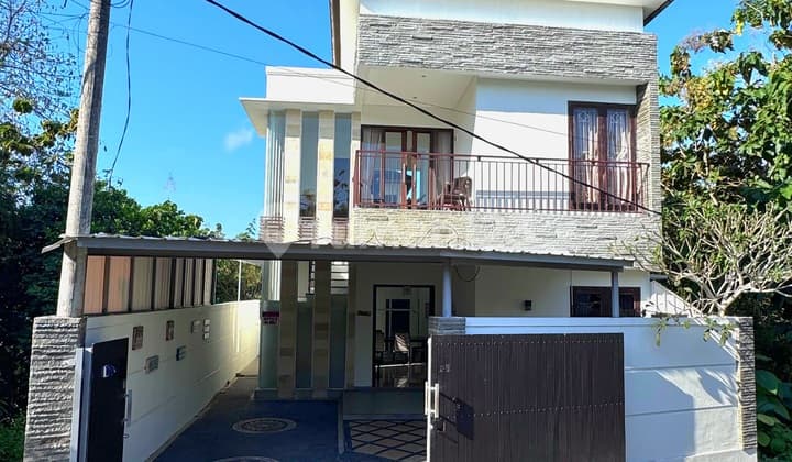 Rumah Semi Villa 3 Kamar Tidur Full Furnished Dgn Pool Jacuzzi With Jungle View di Nusa Dua Bali