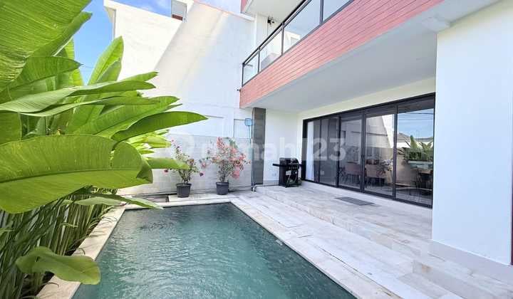 Leasehold Brand New 4 Bedrooms Villa Furnished Located Premium In Berawa Canggu