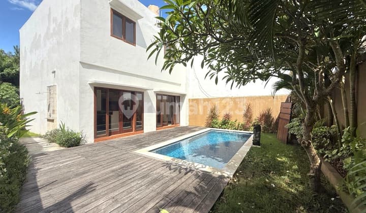 Sale 3 Bedrooms Villa Furnished Dalam Cluster di Mumbul Nusa Dua Bali