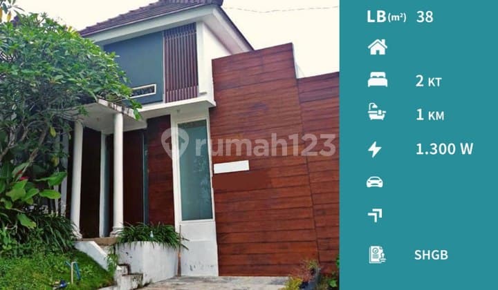 Minimalist House in Good and Comfortable Condition in Tidar, Malang