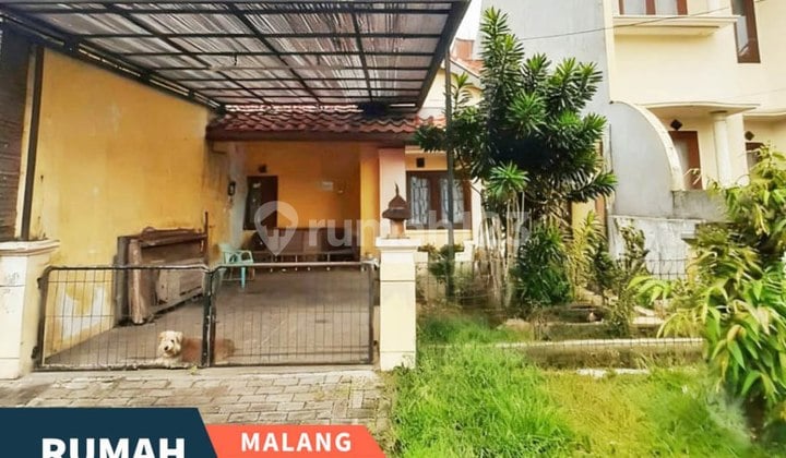 Rumah Kondisi Baik dan Terawat di Blok Depan Araya Malang