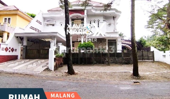 Rumah Mewah di Raya Boulevard Riverside Dekat Bina Bangsa School Malang
