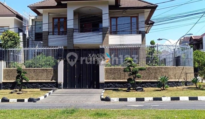 Rumah Mewah Terawat 2 Lantai di Boulevard Puncak Dieng, Malang