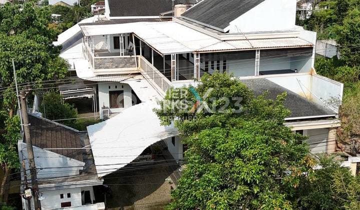 Rumah Mewah Lokasi di Cemorokandang, Kedungkandang Kota Malang