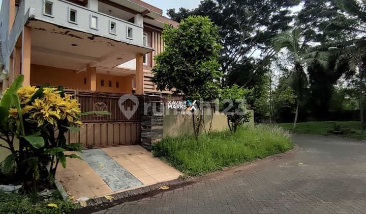 Rumah 2 Lantai Posisi Hook Terawat & Siap Huni di Cluster Golf, Araya Malang