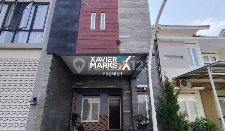 Rumah Terawat 2,5 Lantai - Fully Furnished