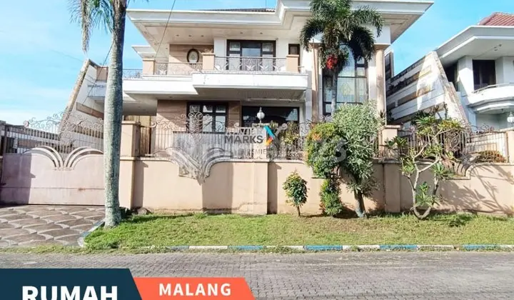 Rumah Mewah di Boulevard Pondok Blimbing Indah, Araya Malang