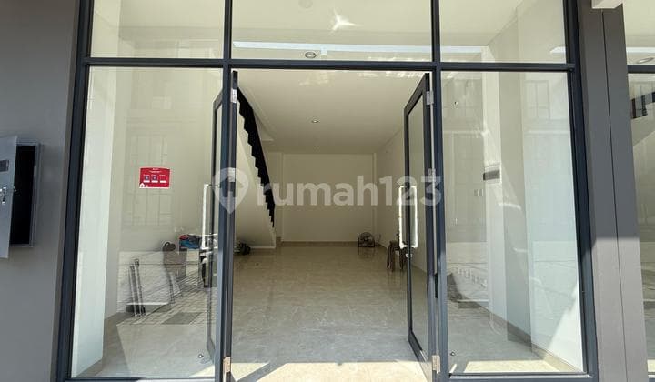 Disewakan Cepat Ruko Baru 3 Lantai di BSD Siap Pakai